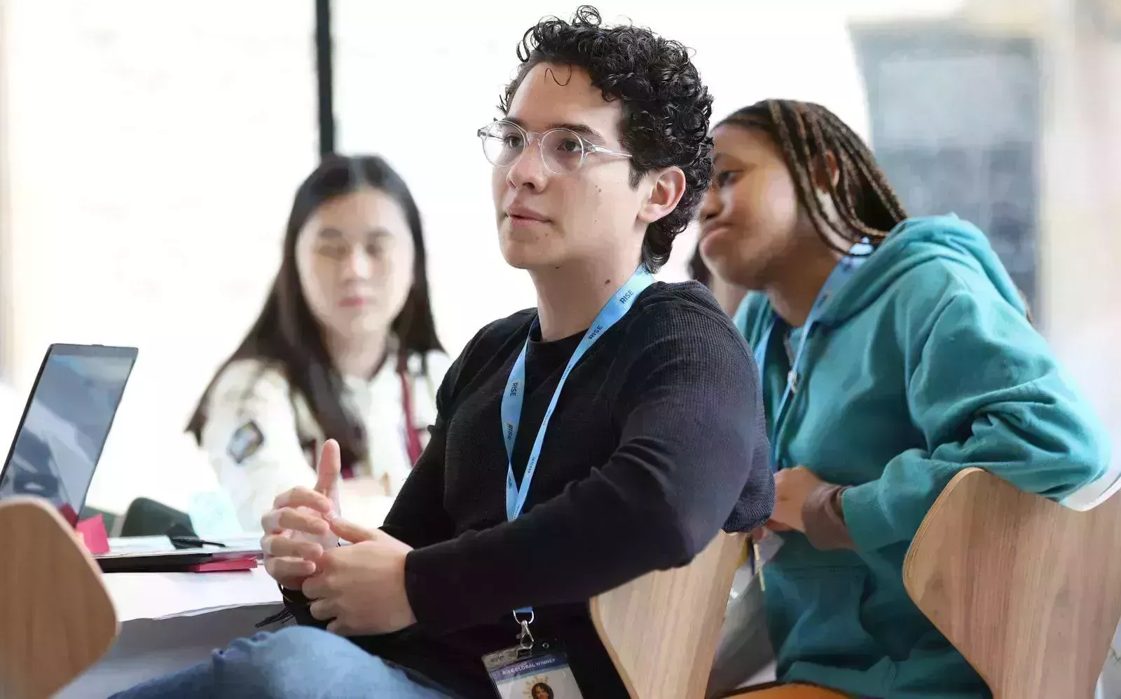 Cómo 100 adolescentes transformaron sus comunidades locales y tuvieron un impacto mundial
