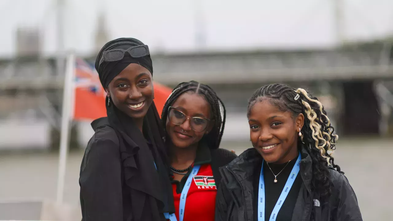 Cómo 100 adolescentes transformaron sus comunidades locales y tuvieron un impacto mundial