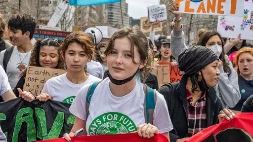 ¿Dónde están los padres en el movimiento por el clima?