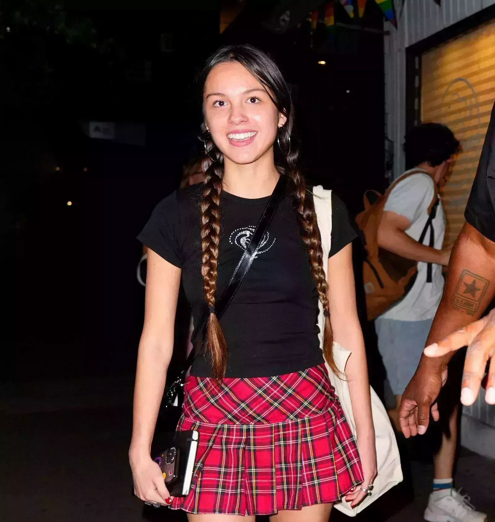 Gracias a Olivia Rodrigo, las camisetas gráficas vuelven a estar de moda