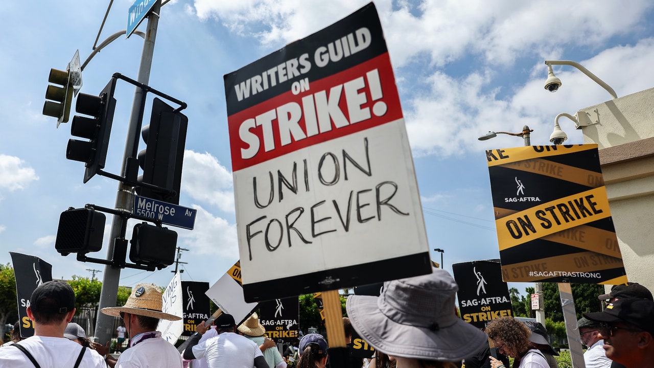 La huelga de guionistas a punto de terminar: el WGA y los estudios llegan a un principio de acuerdo
