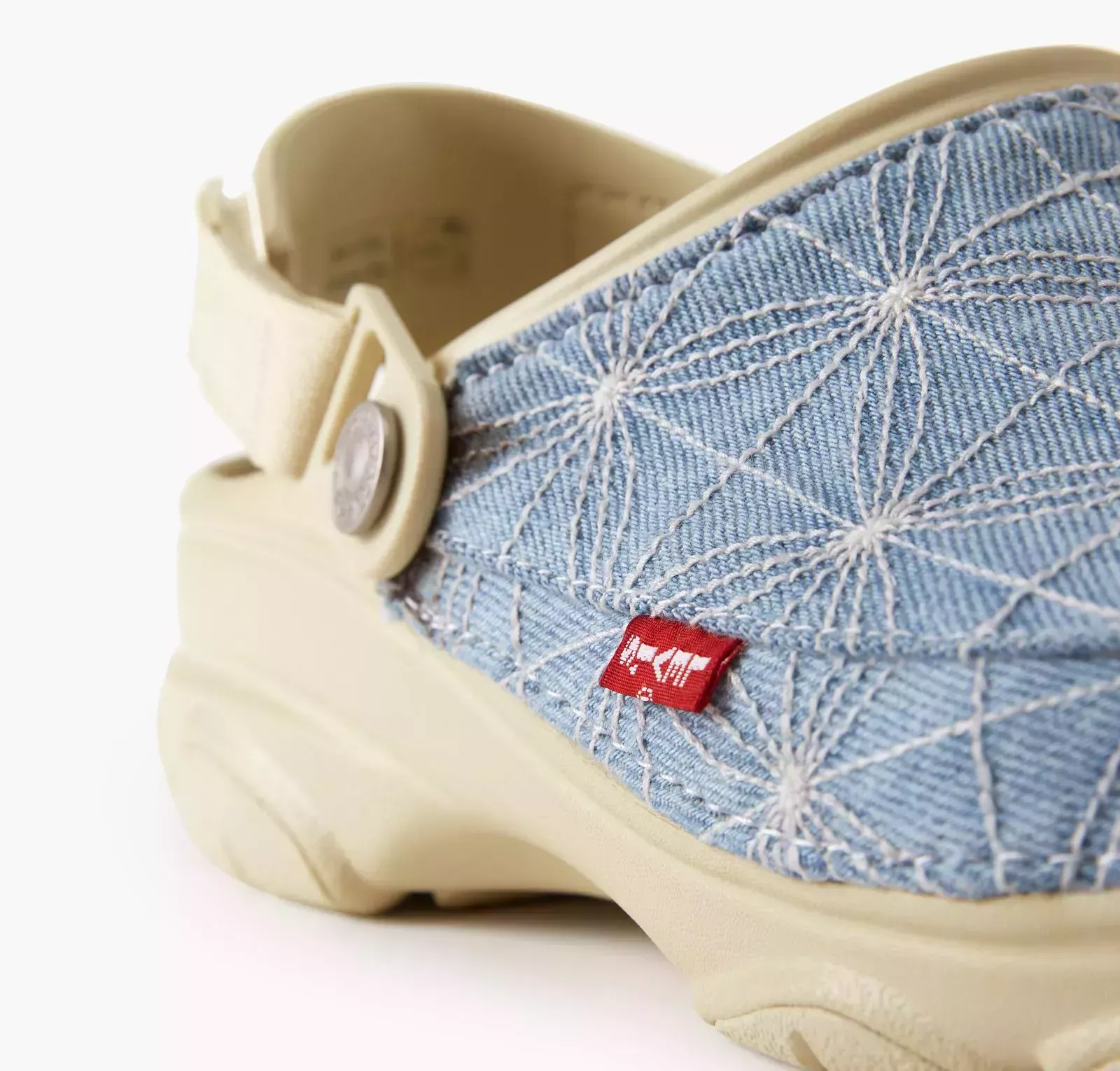 Levi's x Crocs es el enlace que no sabíamos que necesitábamos