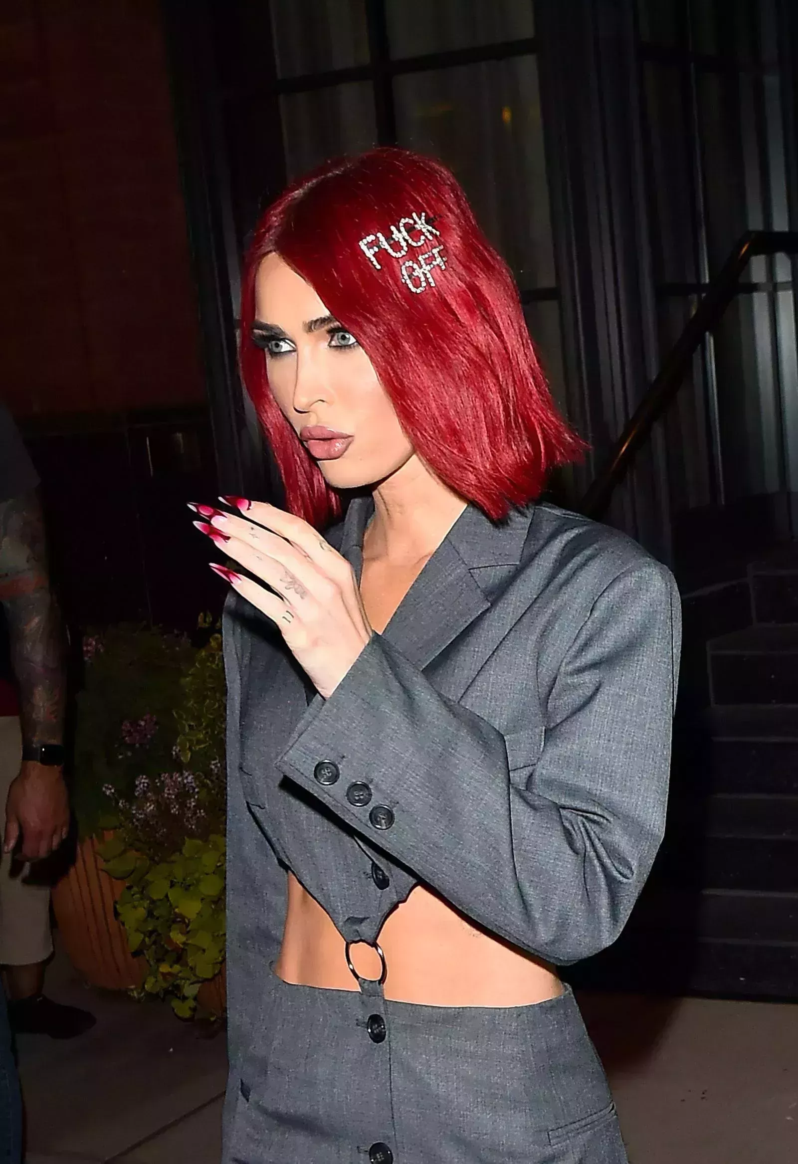 Megan Fox usó este tinte de 17 dólares para su nuevo Red Bob