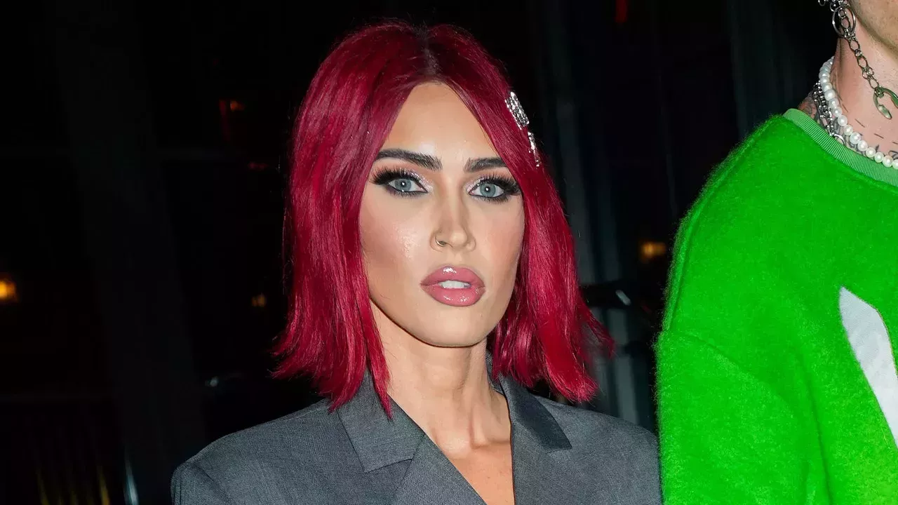 Megan Fox usó este tinte de 17 dólares para su nuevo Red Bob