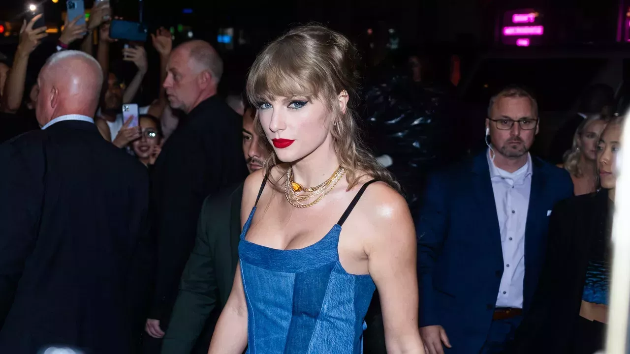 Taylor Swift no se cansa de esta marca de vaqueros sostenibles