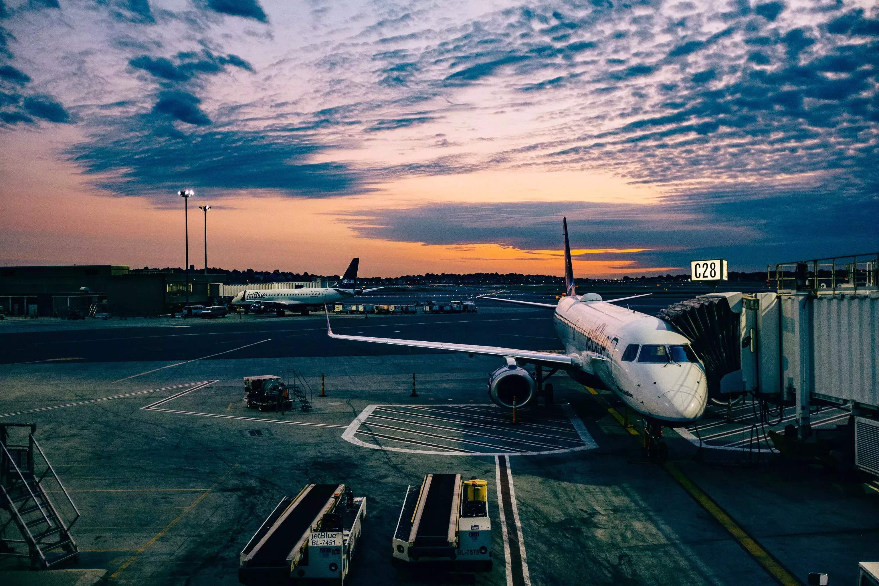 ¿Te interesa volar? Cómo prepararse ahora para una carrera en la aviación
