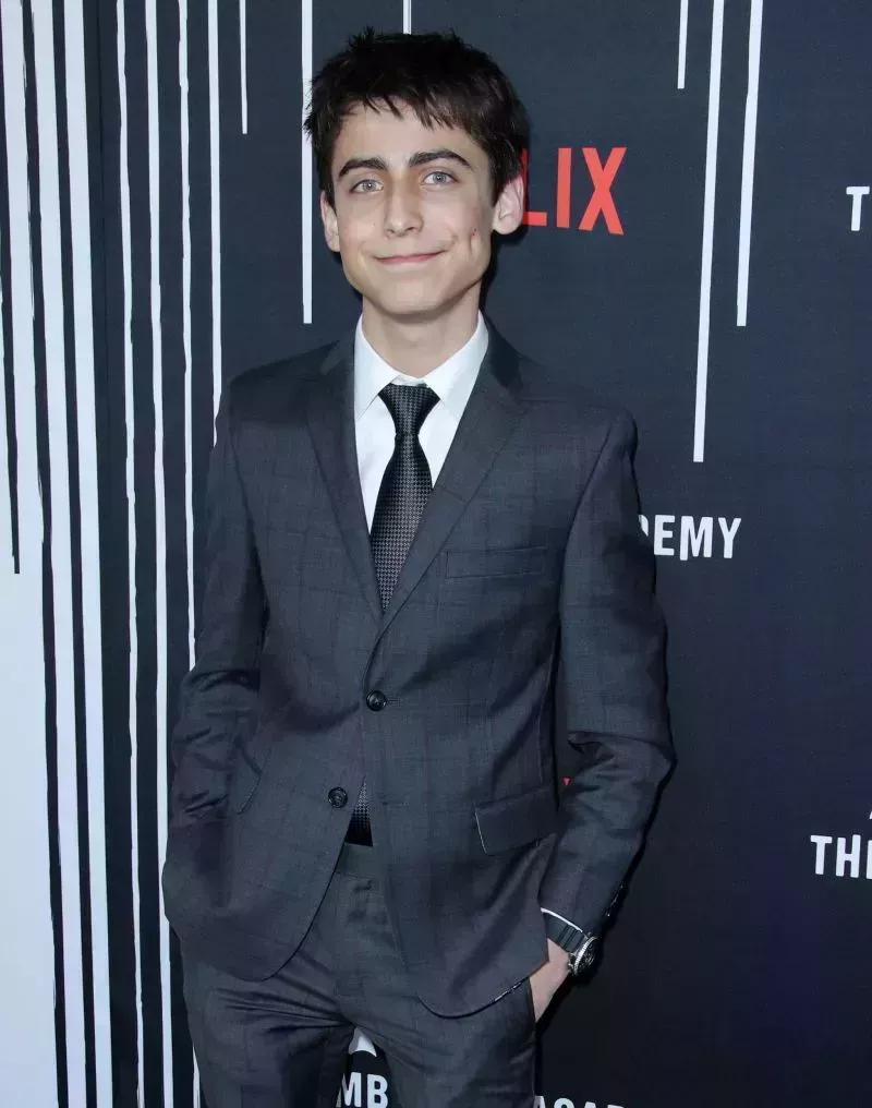 Transformación de Aidan Gallagher: Joven vs Ahora Fotos