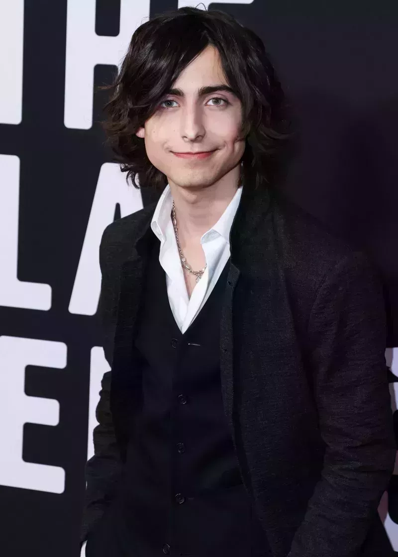 Transformación de Aidan Gallagher: Joven vs Ahora Fotos