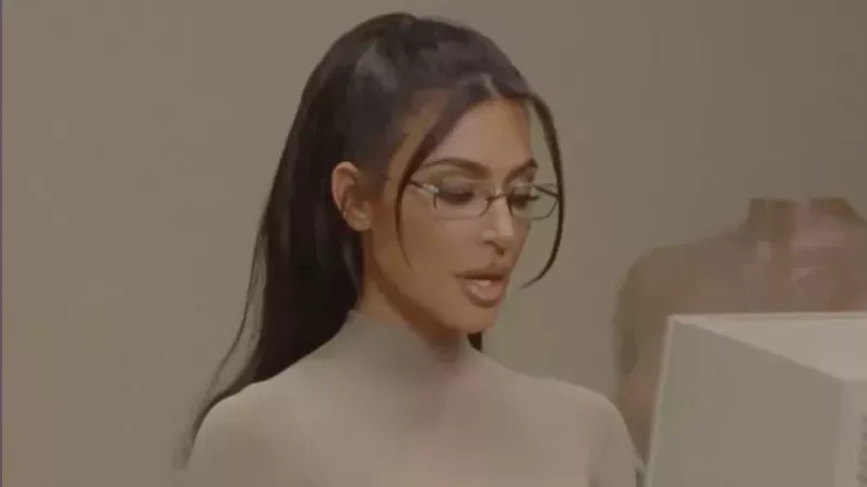 Kim Kardashian acaba de liberar el pezón por la razón más poderosa