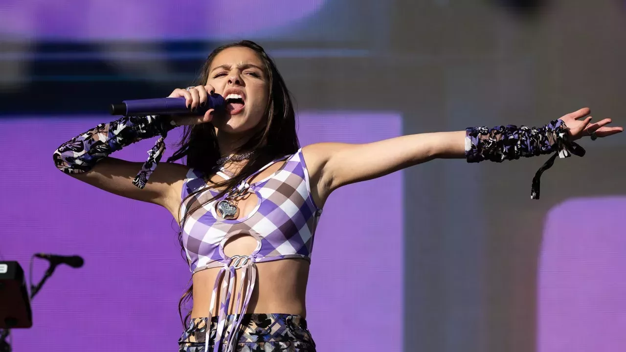 La "All-American B*tch" de Olivia Rodrigo pone voz a la "rabia femenina"