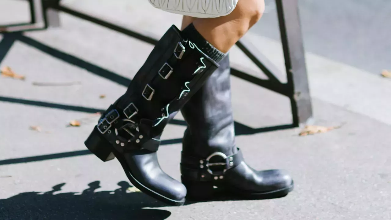 Las mejores botas moteras que puedes comprar si buscas el look Miu Miu