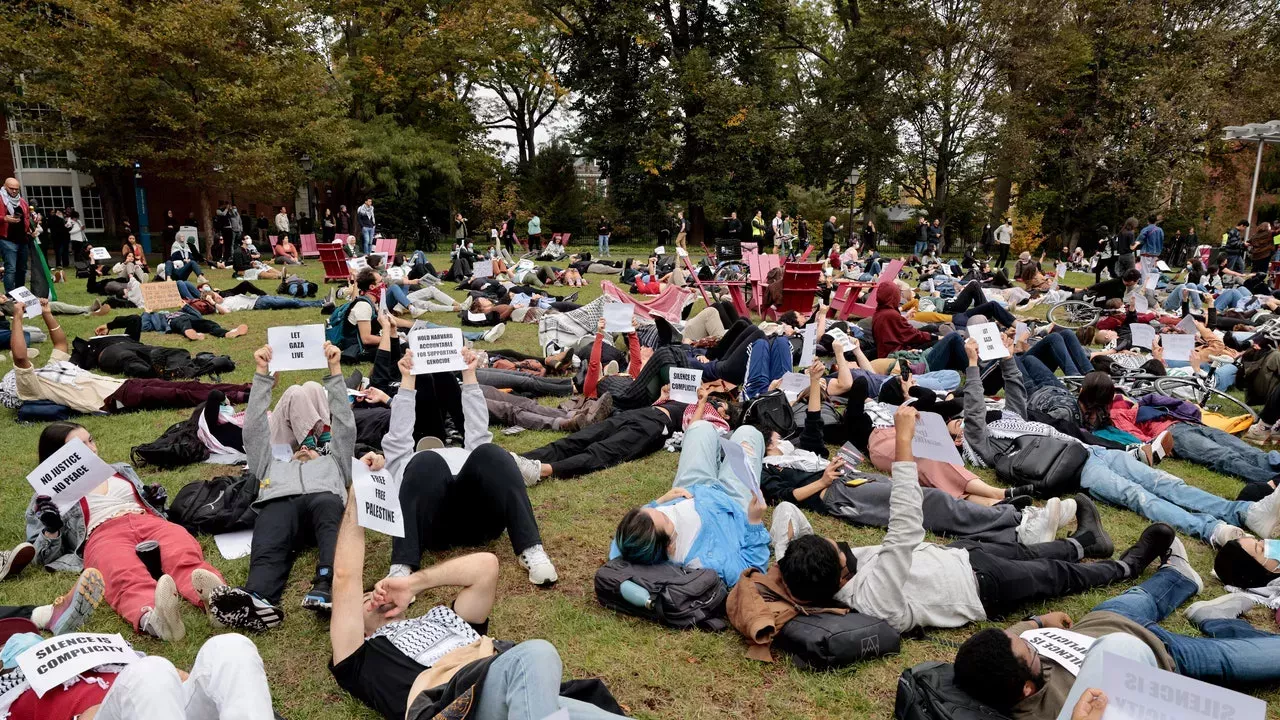 Los estudiantes de Harvard agredidos por una carta sobre Israel y Palestina se manifiestan