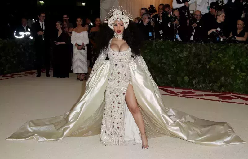 Los mejores momentos de Cardi B en la alfombra roja y su evolución de estilo