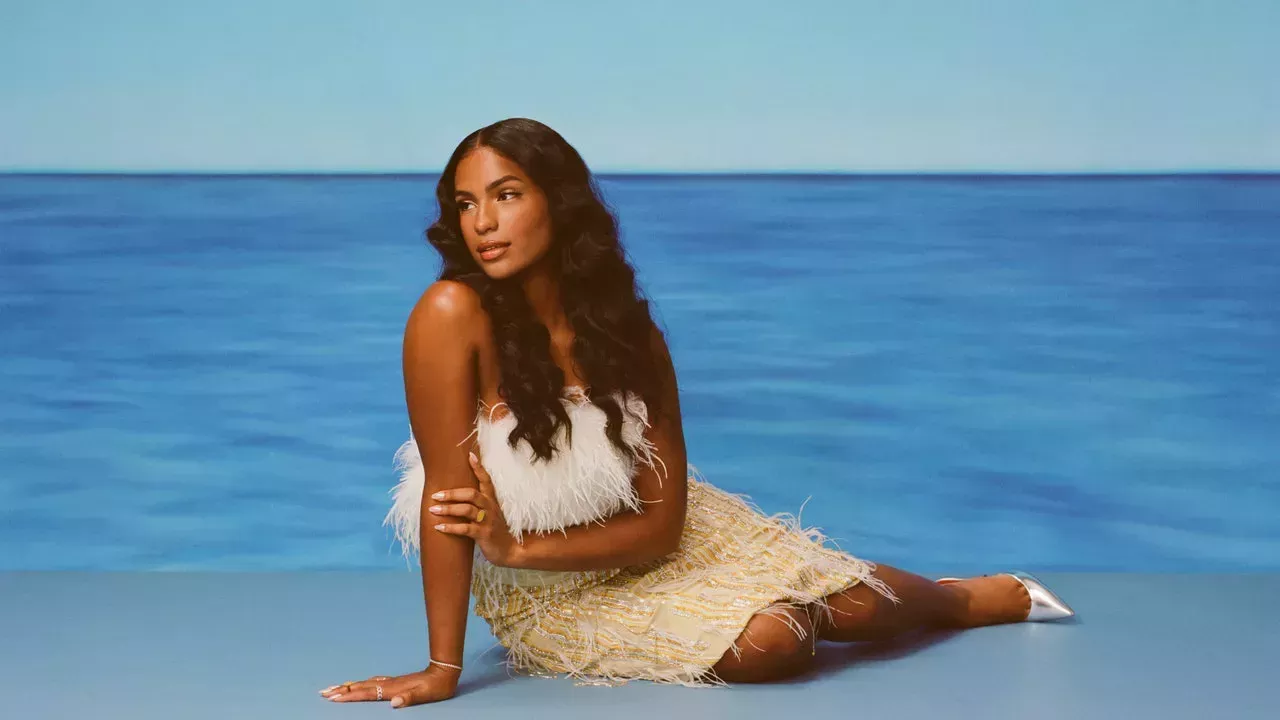 Monet McMichael muestra la realidad de la moda y la belleza