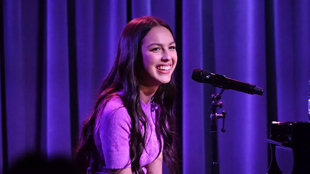 Olivia Rodrigo convirtió sus deberes universitarios en una canción para 