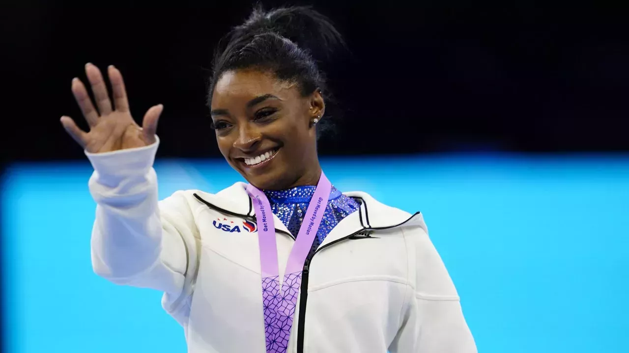 Simone Biles es ahora la gimnasta más condecorada de la historia