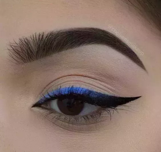 25 Impresionantes ideas de maquillaje de graduación para un vestido azul