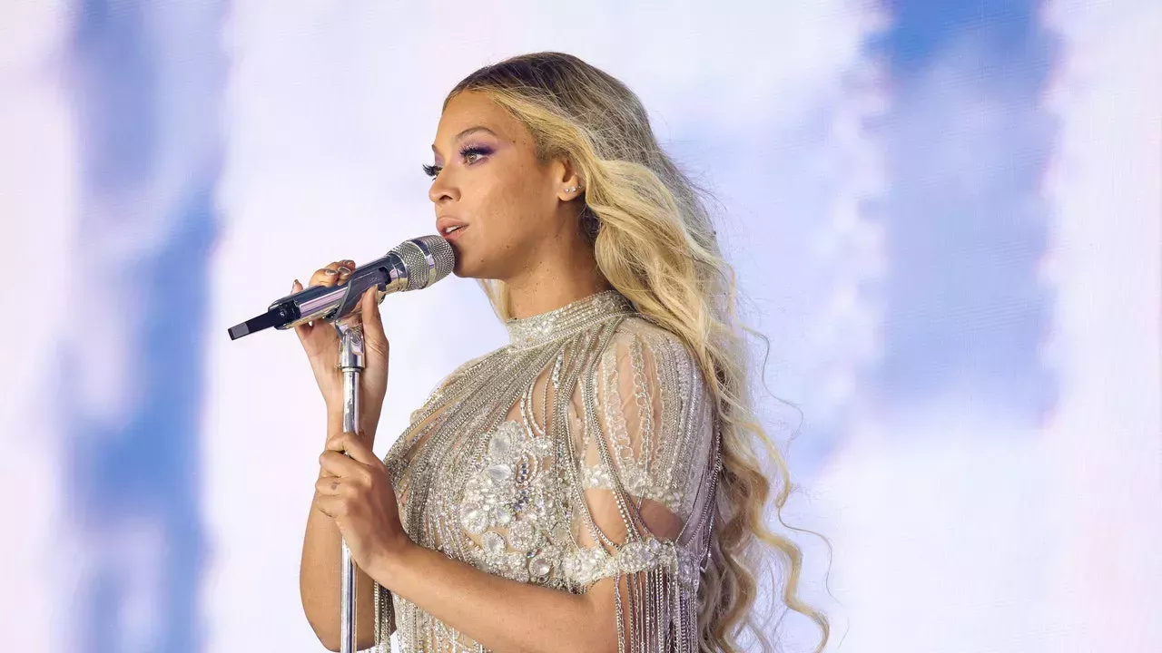 Beyoncé dice adiós al rubio miel