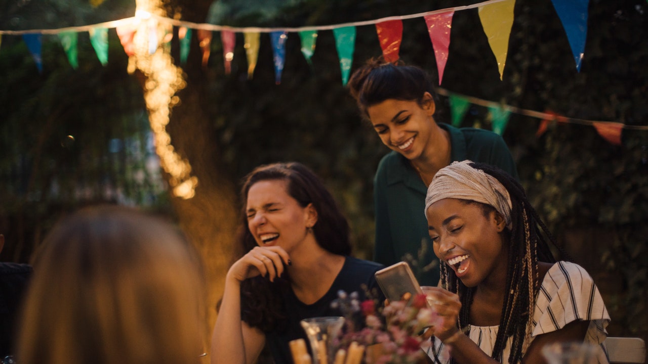 Este año, el Día de los Amigos es sobre comida de Bumble y TikTok