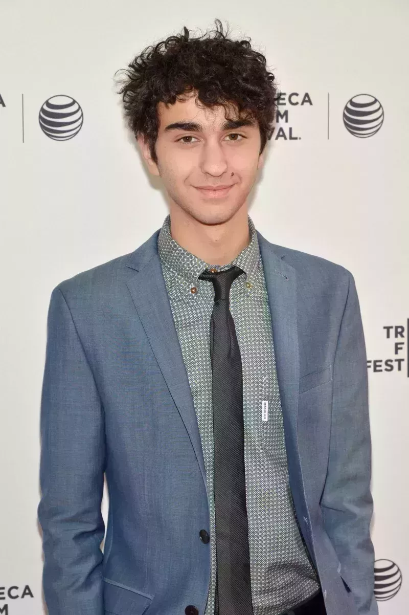 La transformación de Alex Wolff desde