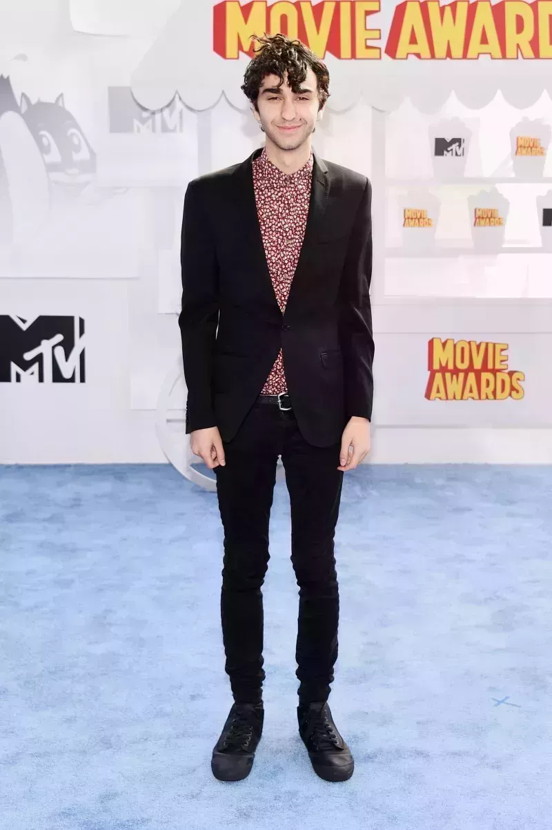La transformación de Alex Wolff desde