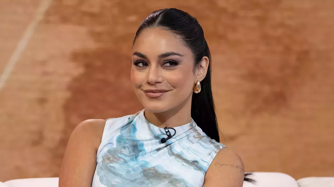 Vanessa Hudgens se hizo una manicura de novia gótica para su despedida de soltera