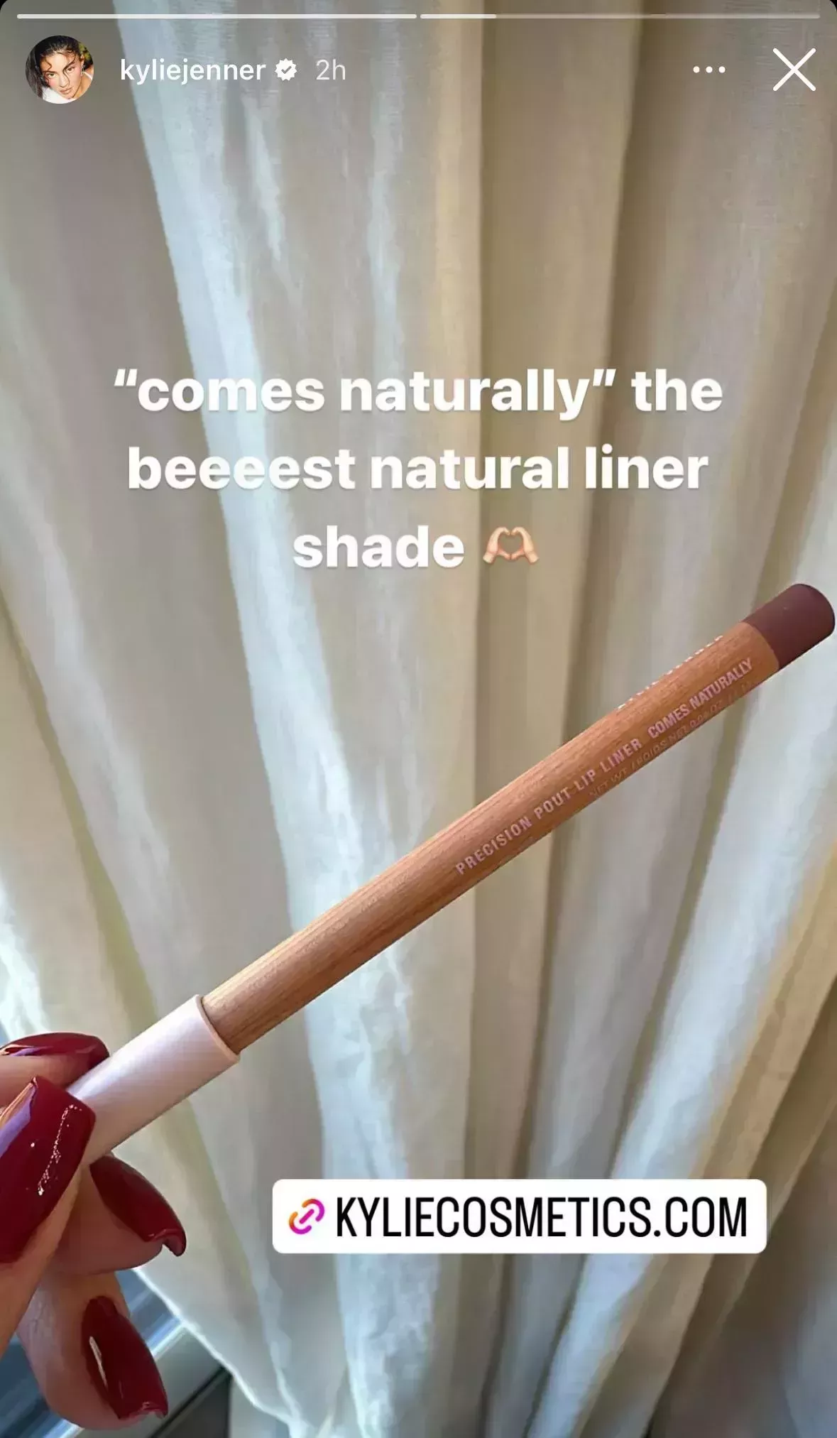 El TikTok de ducha de Kylie Jenner muestra la combinación perfecta de labios