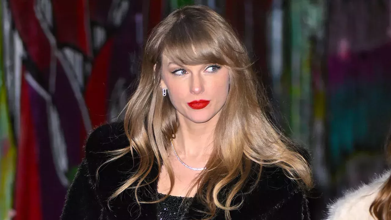 El traje de cumpleaños de Taylor Swift fue un guiño a "Medianoche"