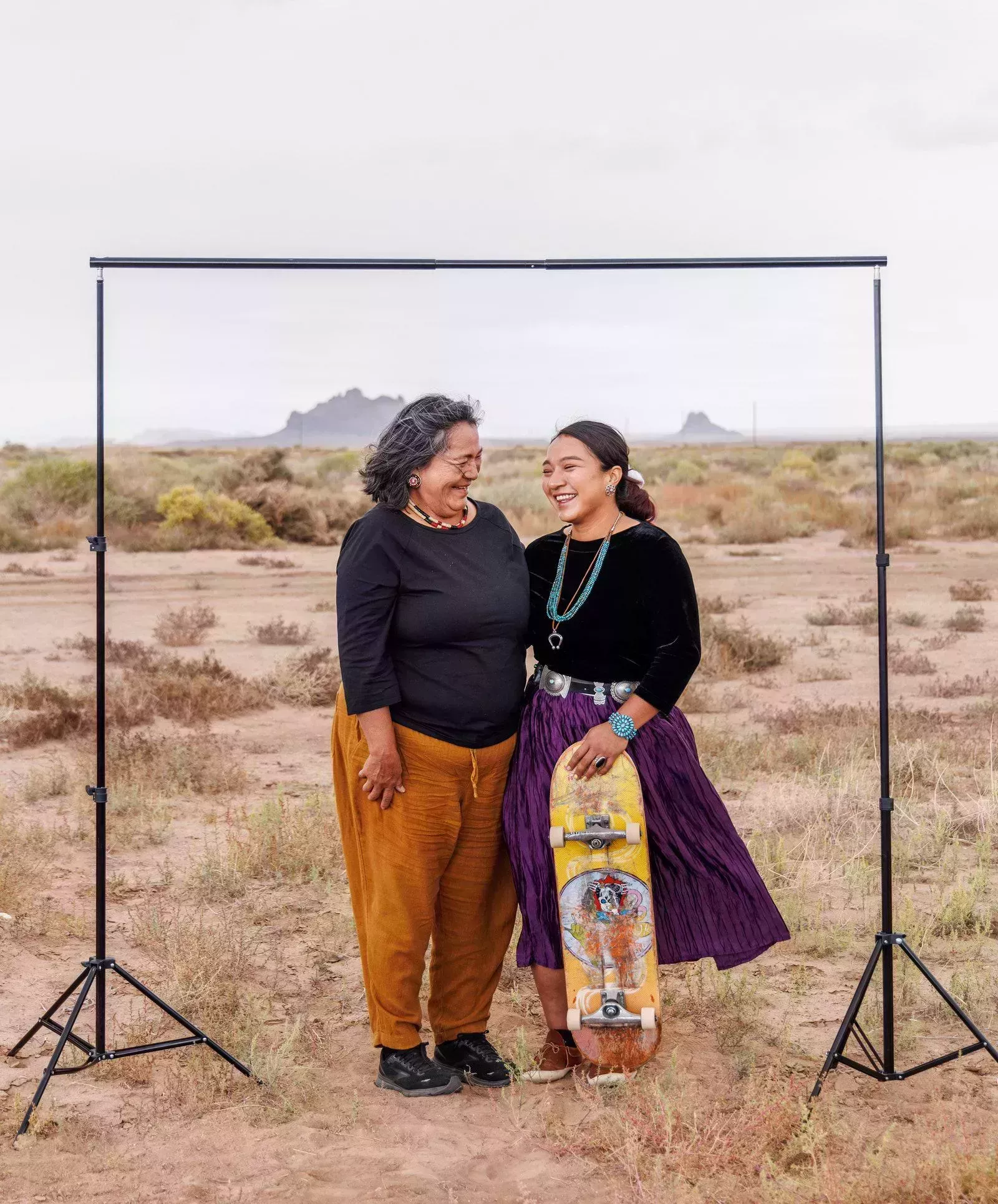 Esta comunidad liderada por mujeres está empoderando a las niñas nativas a través del monopatín