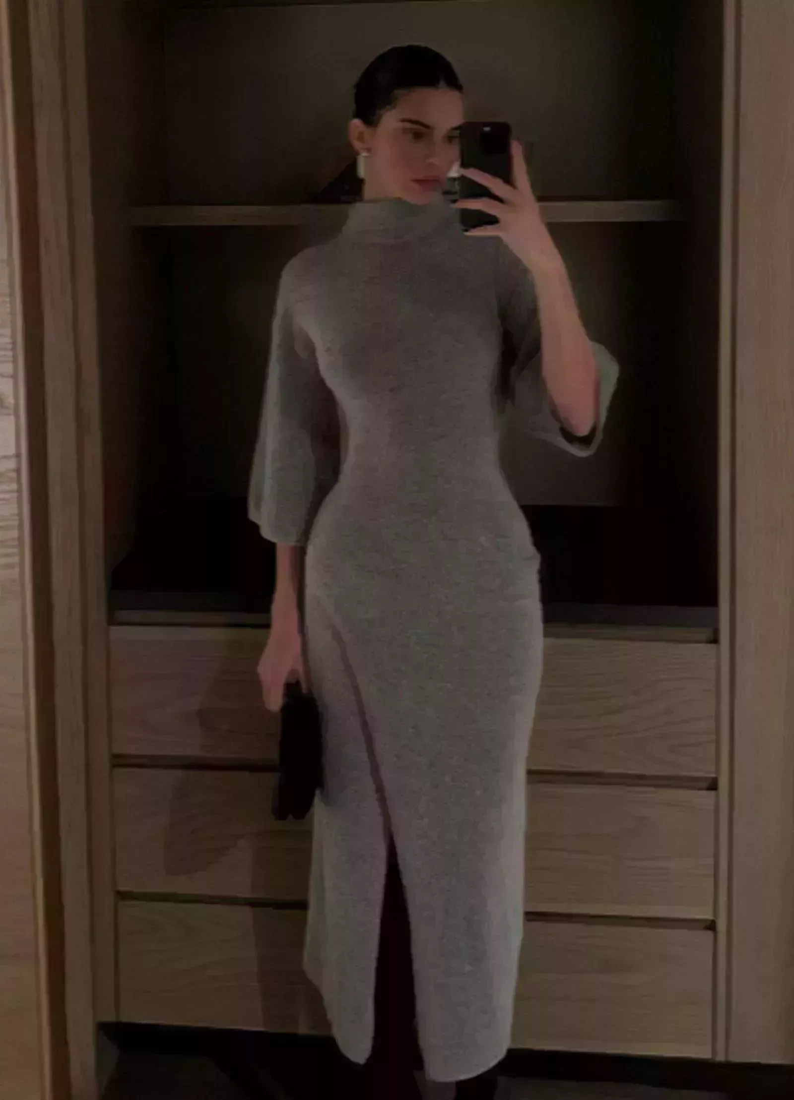 Kendall Jenner acaba de encontrar el vestido de invierno más acogedor y sencillo
