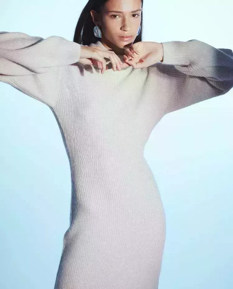 Kendall Jenner acaba de encontrar el vestido de invierno más acogedor y sencillo