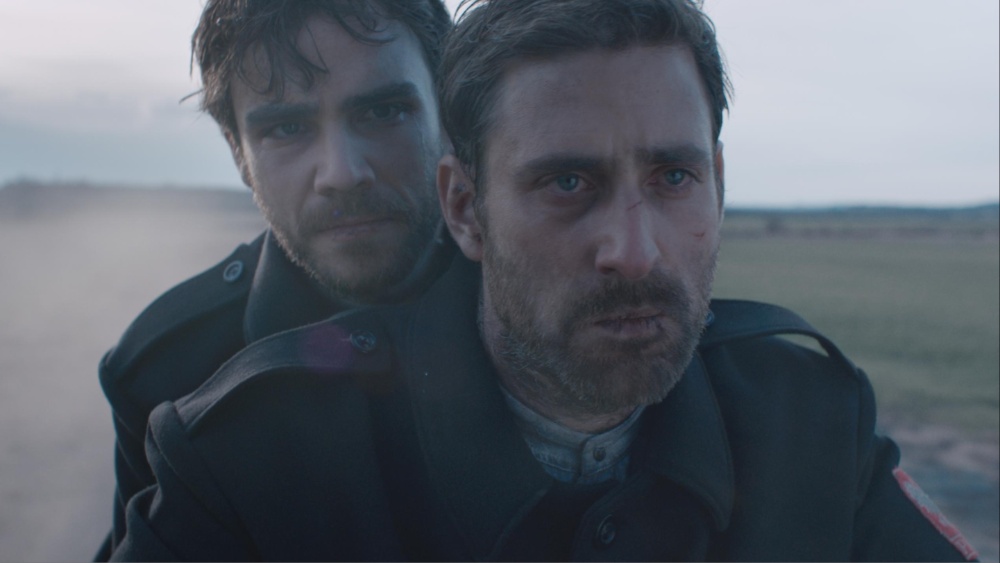 

	
		Oliver Jackson-Cohen, protagonista de "El hombre invisible", y Jeremy Neumark Jones, de "Grantchester", dirigen "El mundo temblará", película sobre la II Guerra Mundial (EXCLUSIVA)
	
	