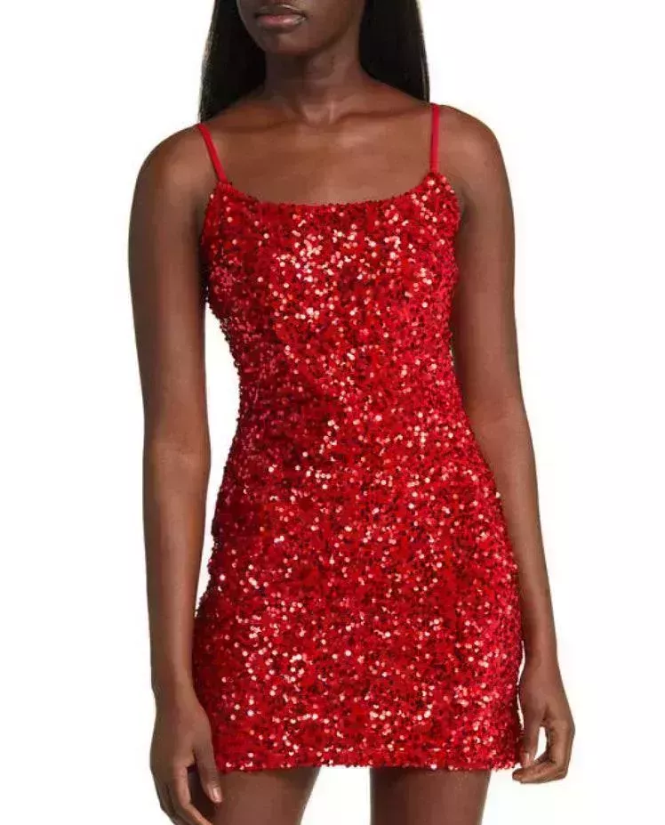 Olvídate de los LBD, los LRD están de moda estas fiestas