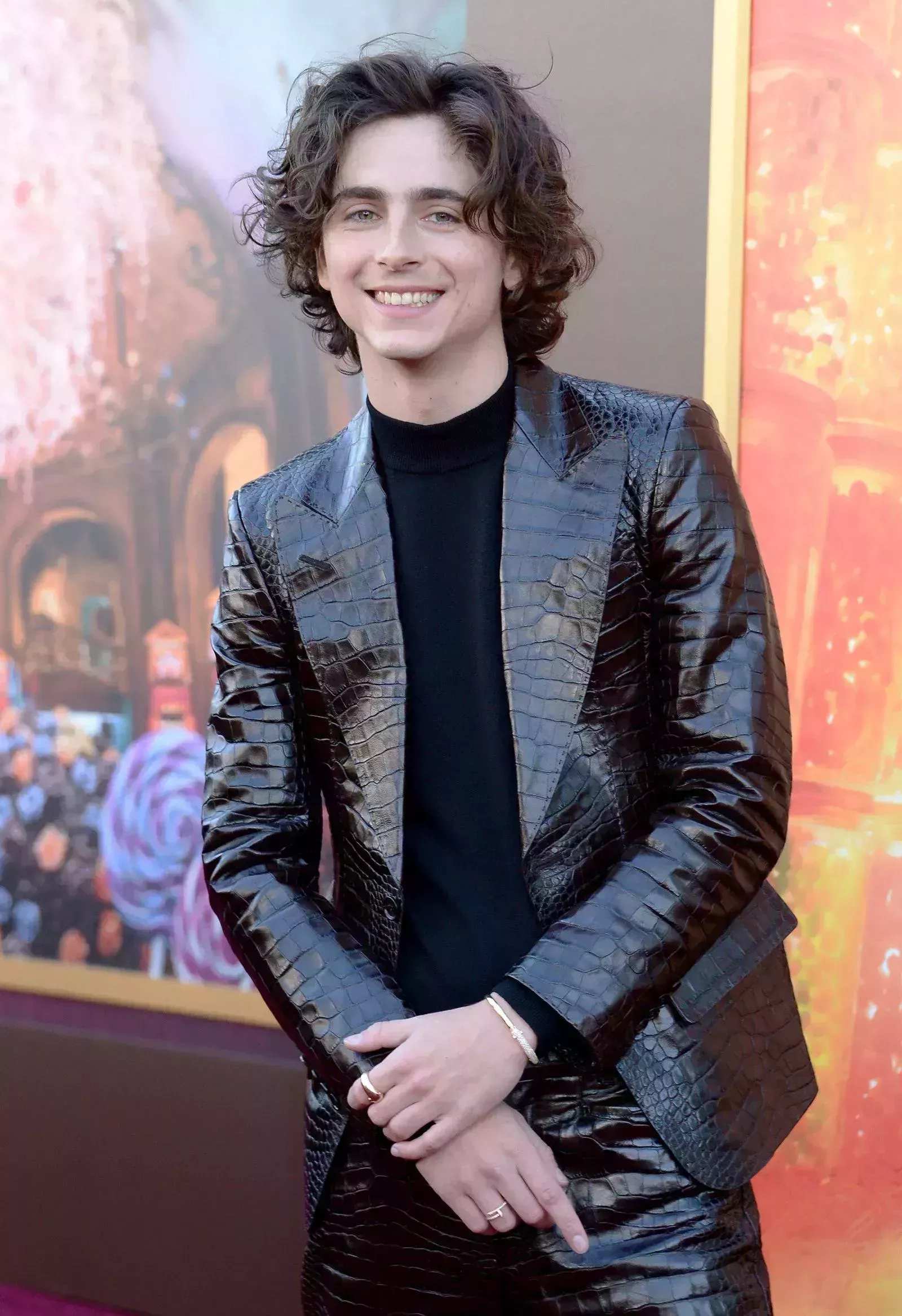 Timothée Chalamet por fin se puso una camisa en el estreno de "Wonka