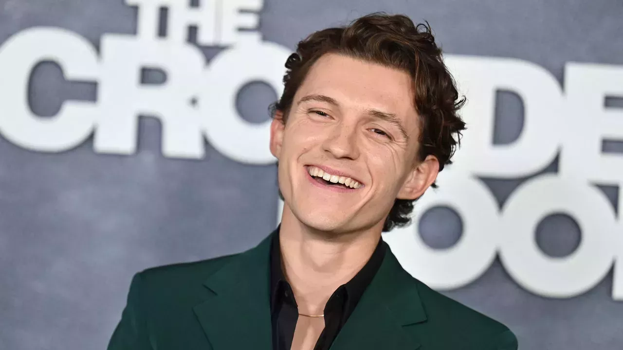 Tom Holland desvela cómo llora cuando se lo ordenan