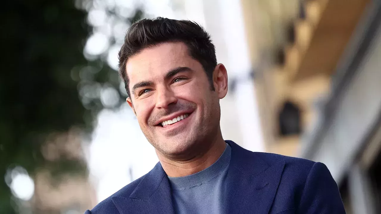 Zac Efron confiesa que canta canciones de 