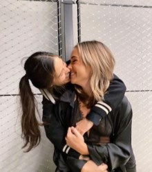 5 formas de llamar la atención de tu pareja (inspiradas en nuestros momentos televisivos favoritos)