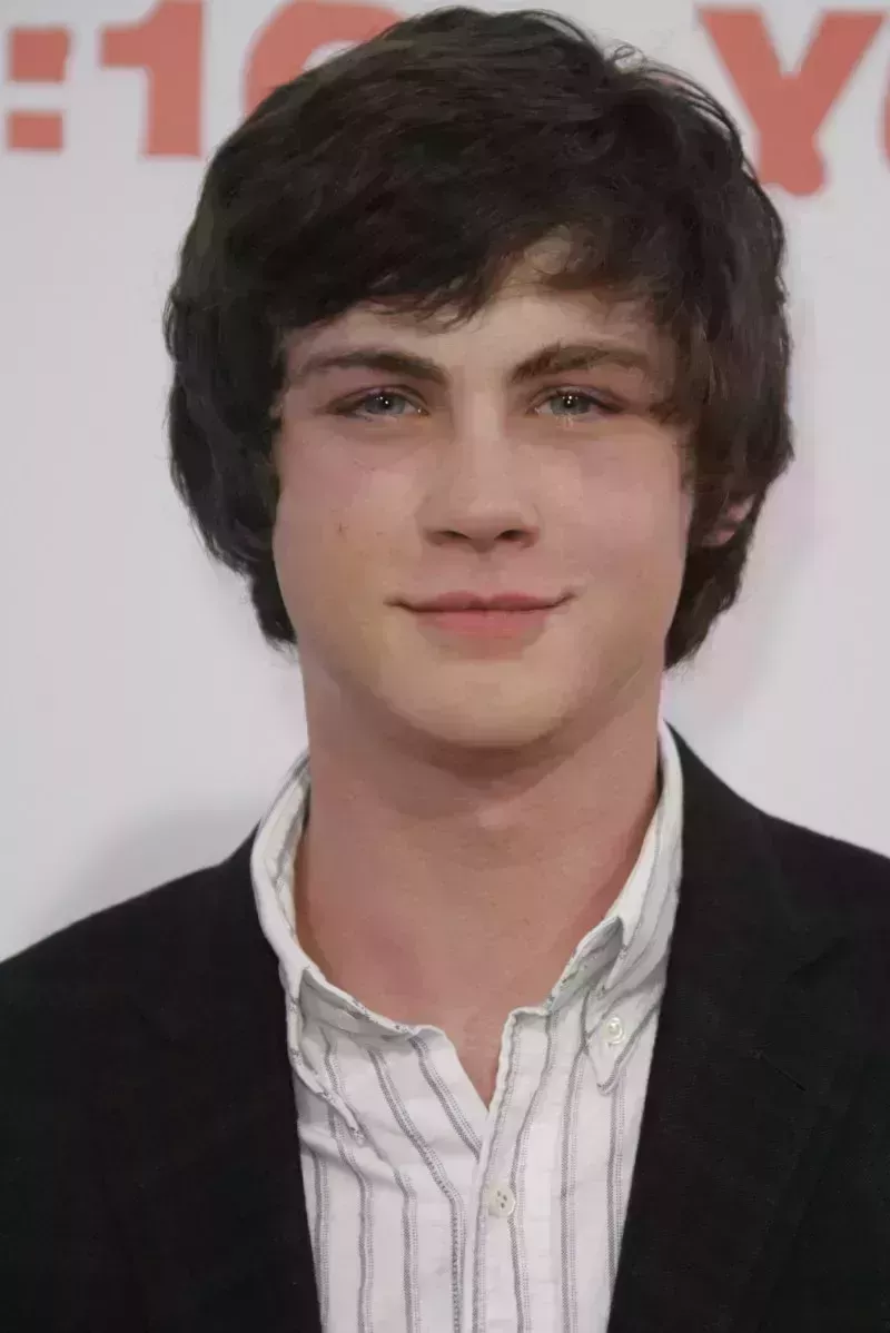 Logan Lerman a lo largo de los años en fotos: de 'Percy Jackson' a ahora