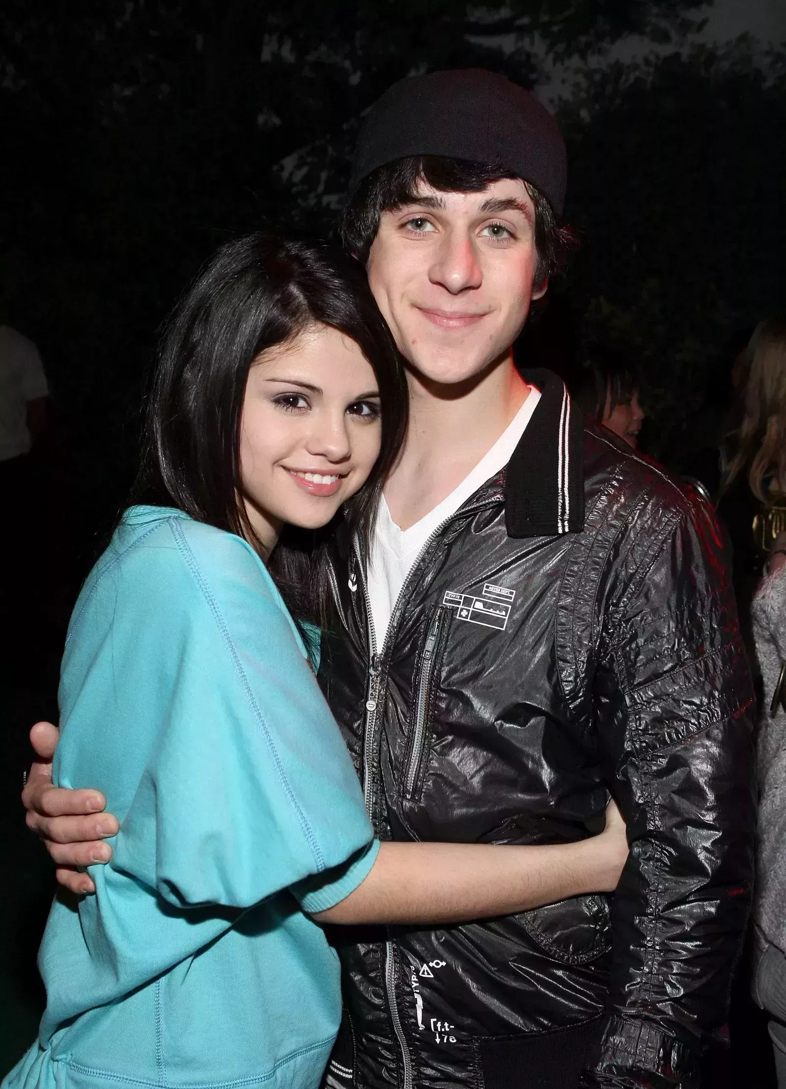 Selena Gomez y David Henrie se reúnen para el reboot de "Los magos de Waverly Place