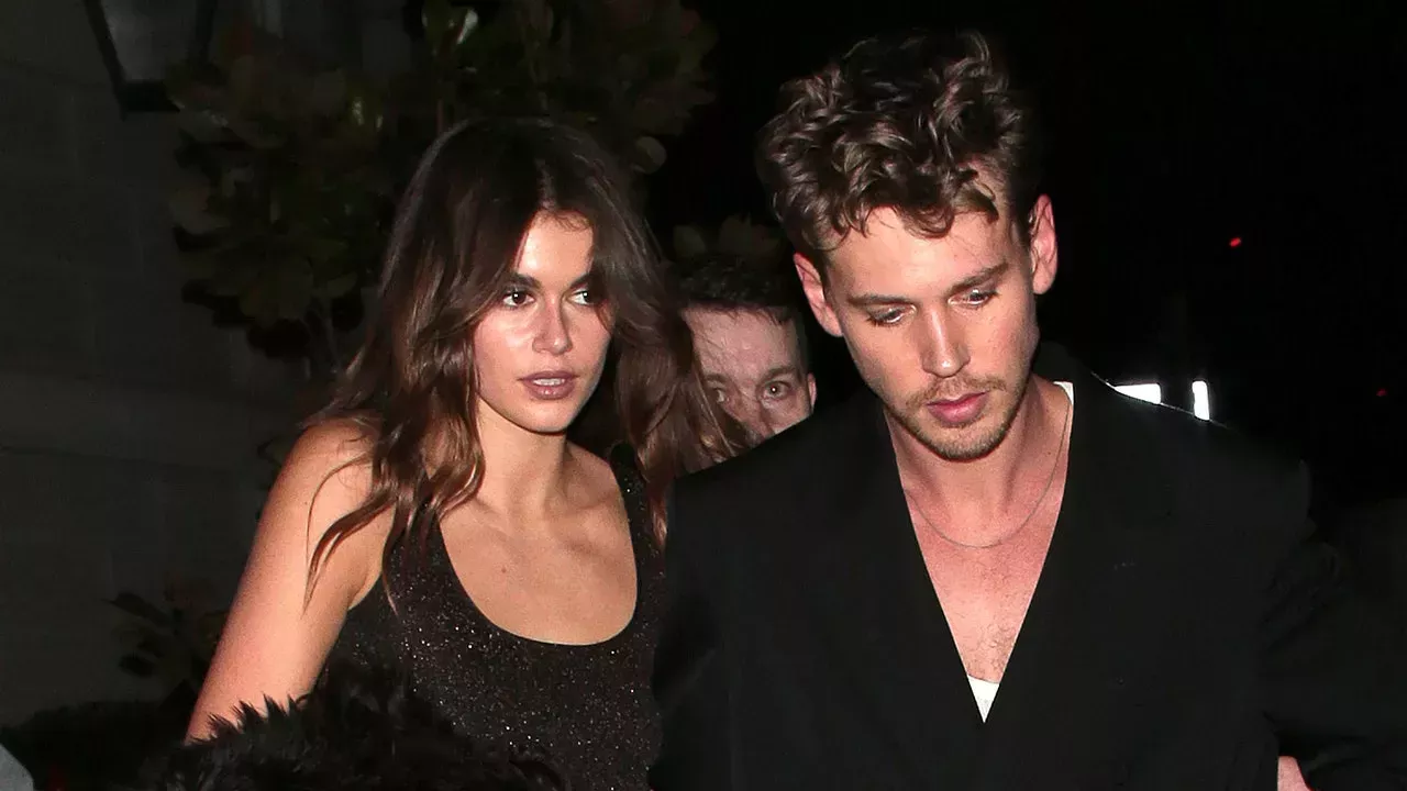 Austin Butler y Kaia Gerber se cogen de la mano en una rara salida pública para Dune: Segunda Parte