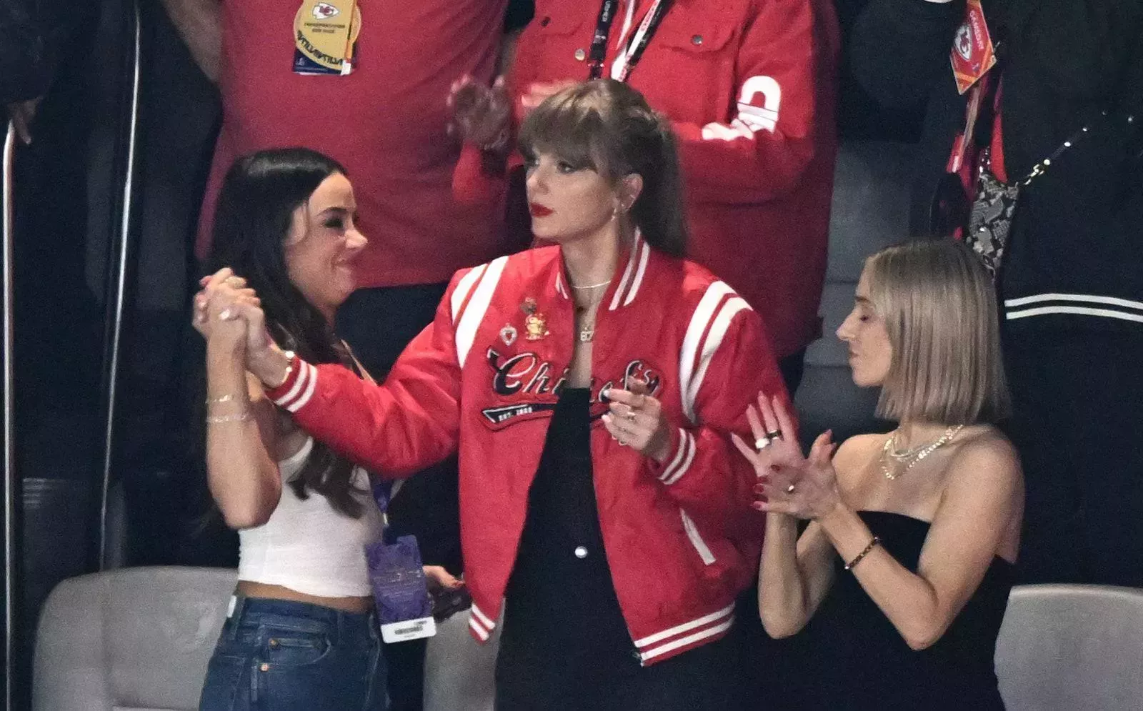 ¿Cuántos guiños a Travis Kelce lució Taylor Swift en la Super Bowl?