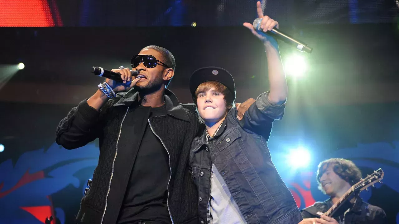 Resulta que Usher SÍ le pidió a Justin Bieber que actuara con él en la Super Bowl