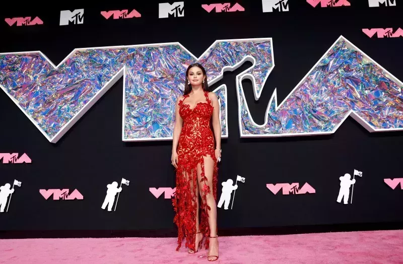Selena Gomez anuncia su próximo álbum