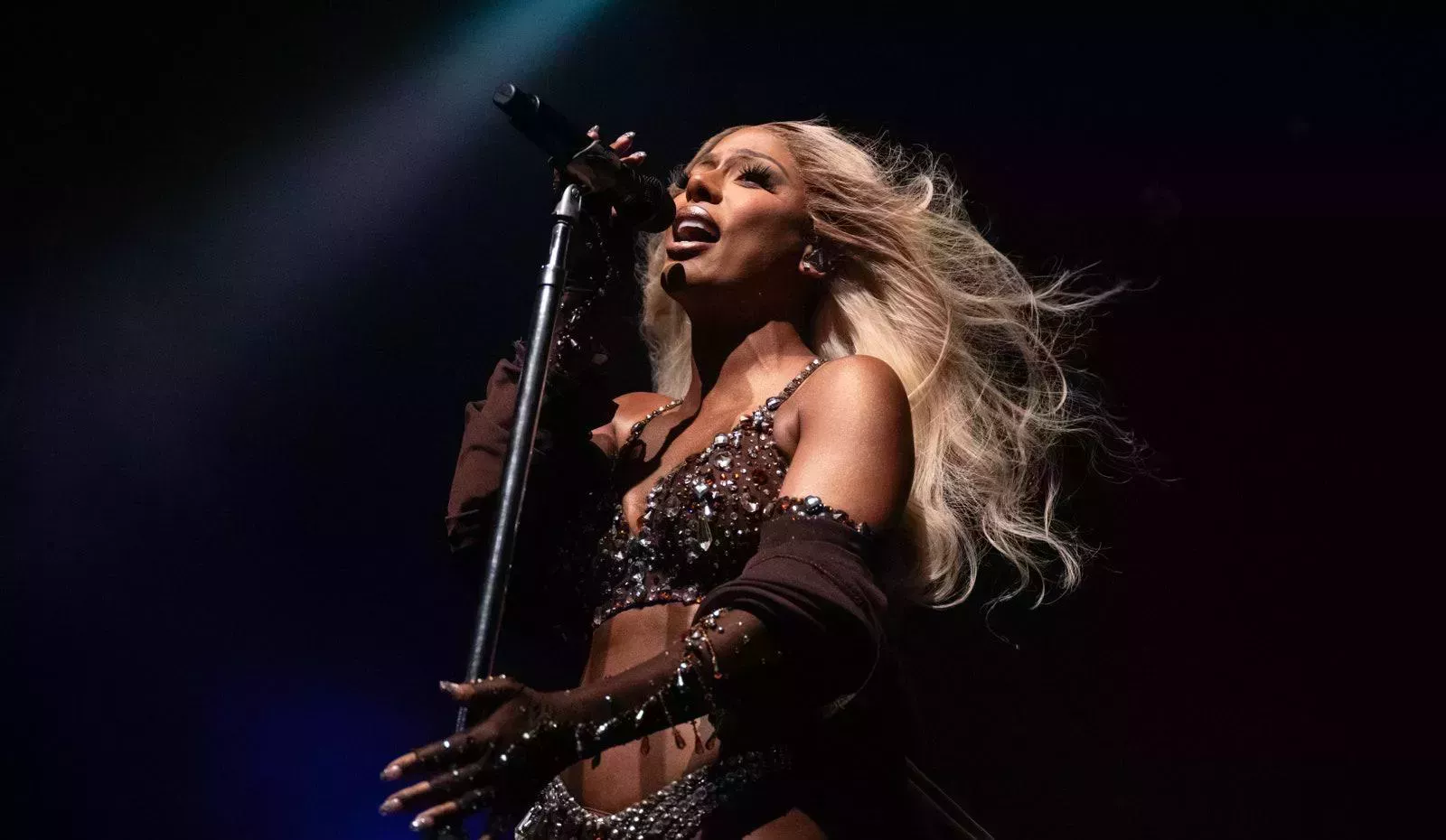 Victoria Monét merece sus flores y sus 7 Grammy