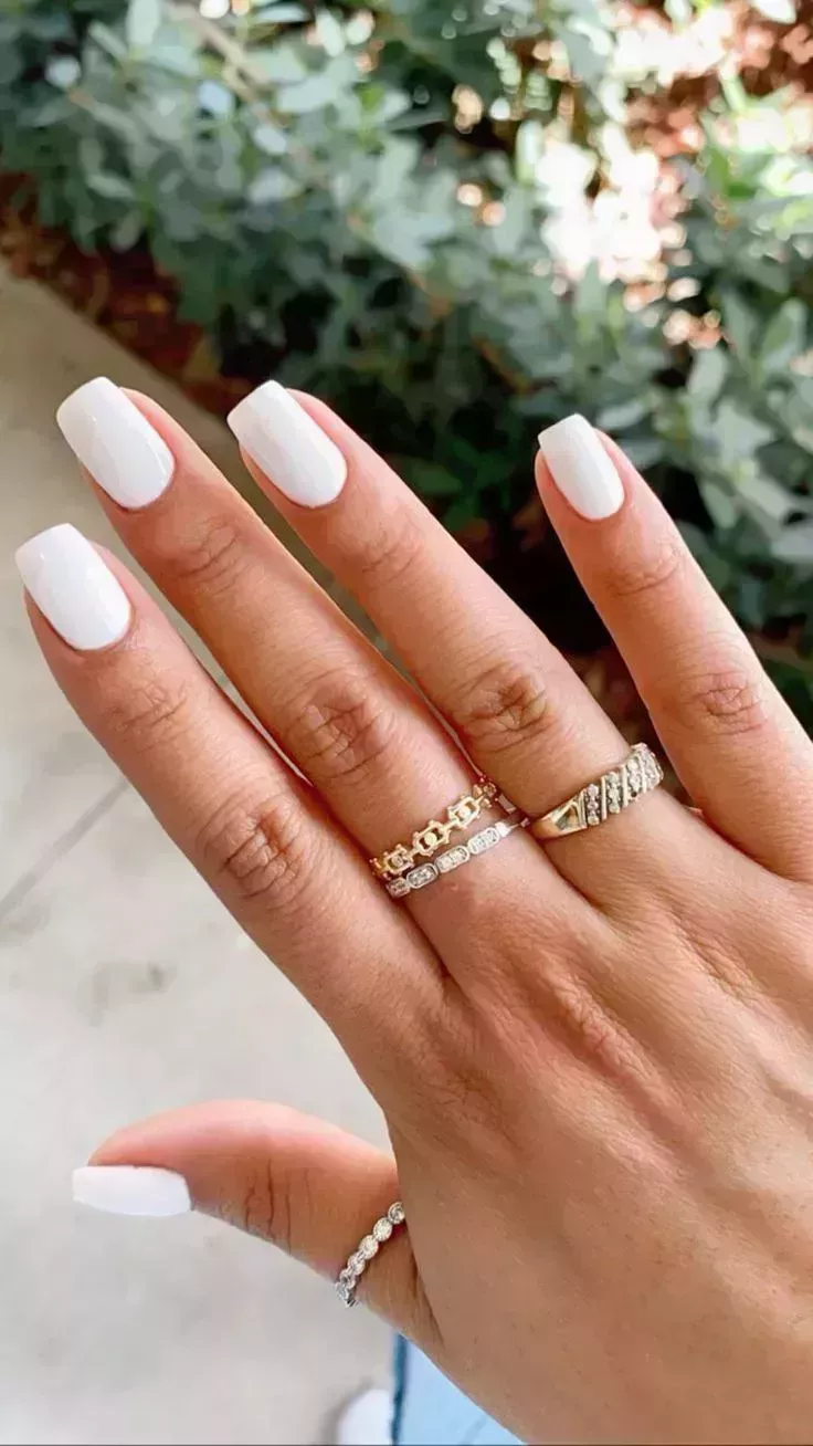 25 sencillos diseños de uñas de agosto en 2024