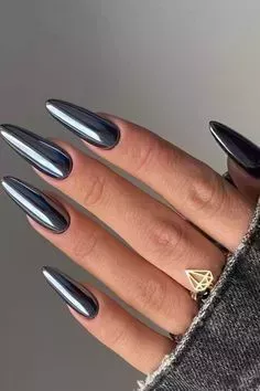 25 Sencillos diseños de uñas para diciembre de 2024