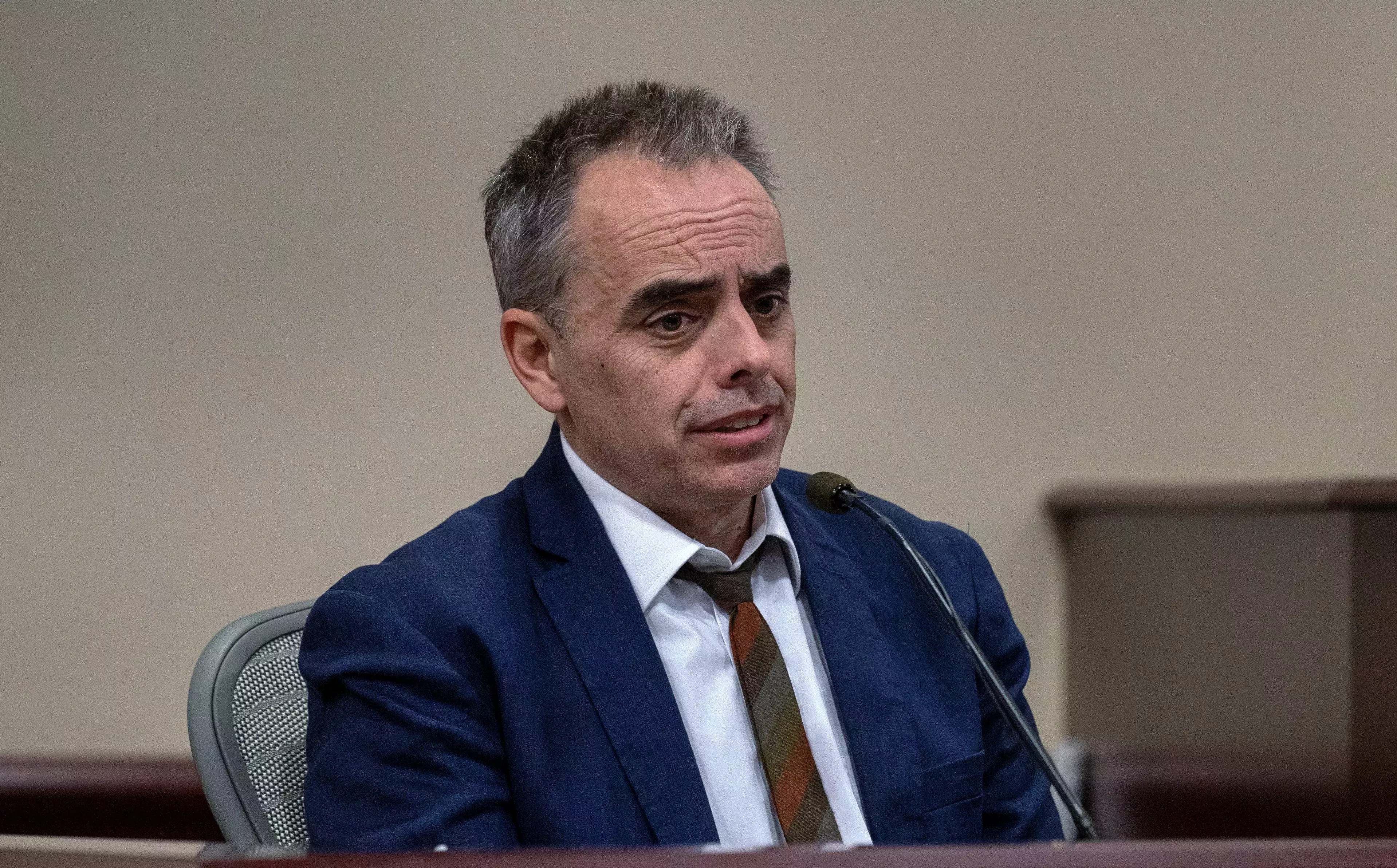 El director de 'Rust' recuerda las disculpas del armero tras ser tiroteado: