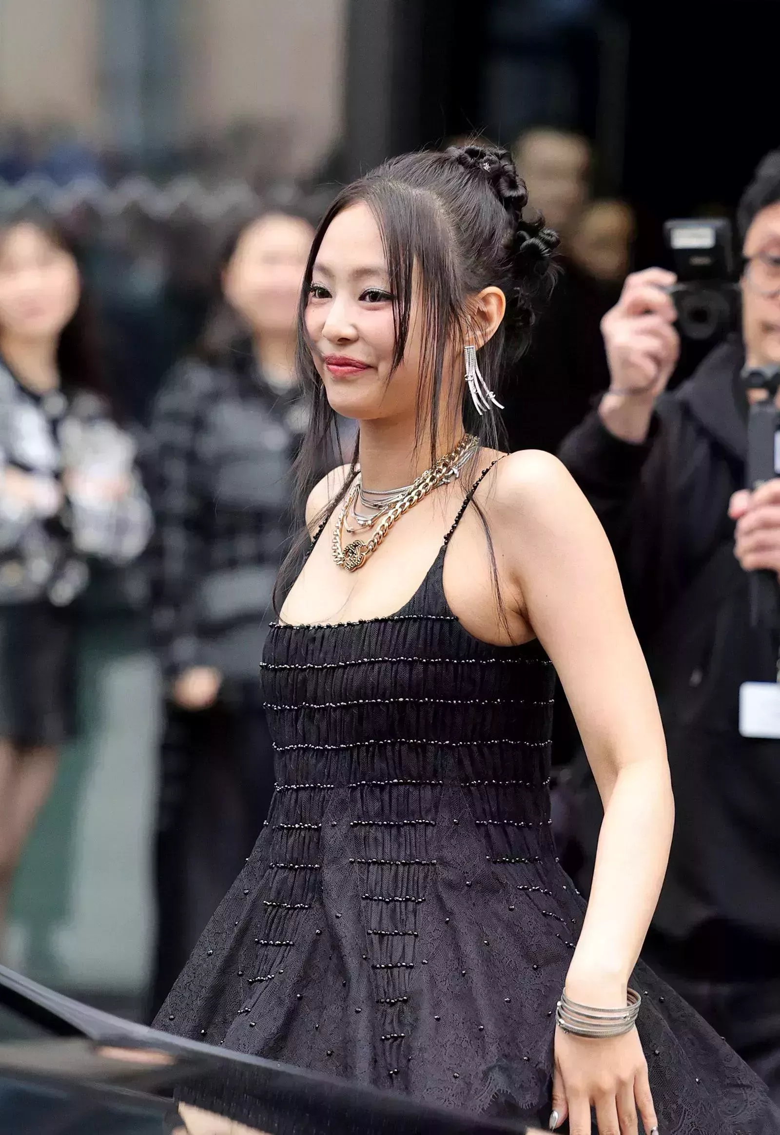 Jennie, de BLACKPINK, le dio un toque gótico al balletcore en Chanel