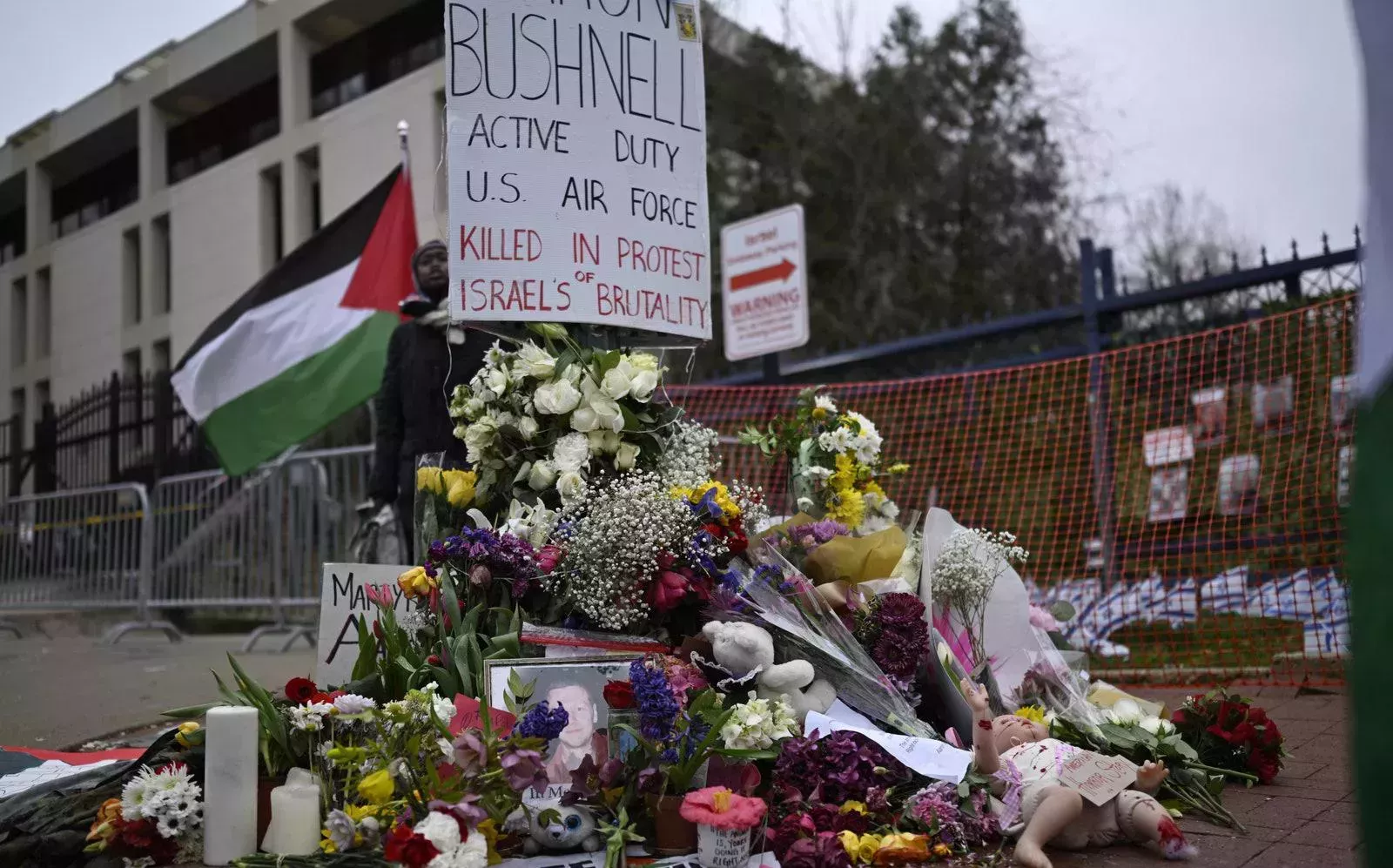 ¿Quién era Aaron Bushnell antes de prenderse fuego por Palestina?