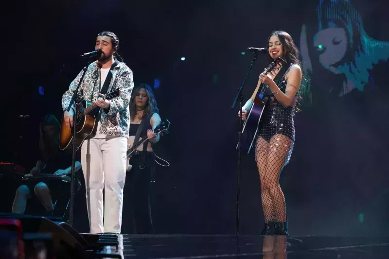 Famosos vistos en la gira